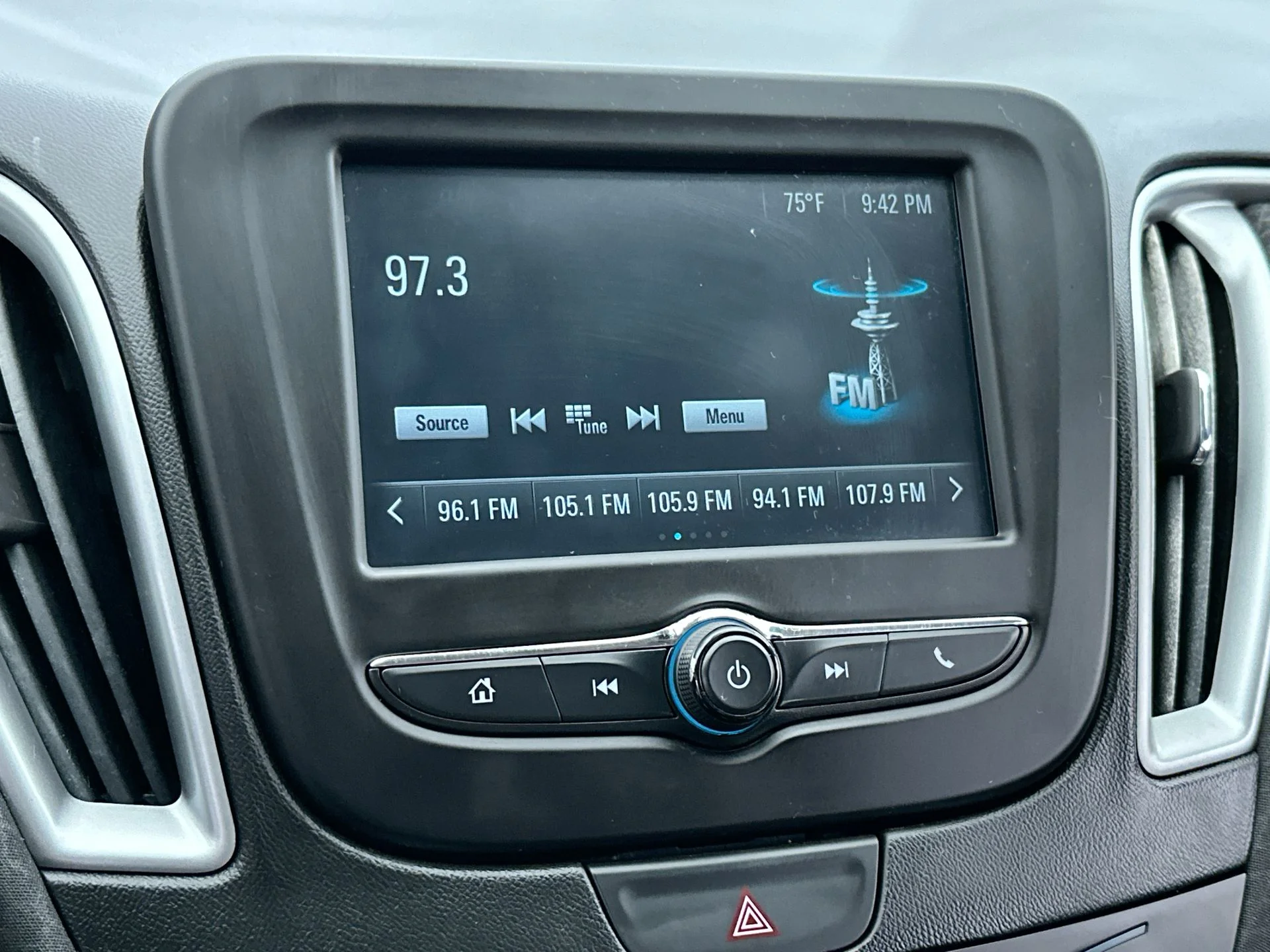 Used 2018 White Chevrolet LS image 30