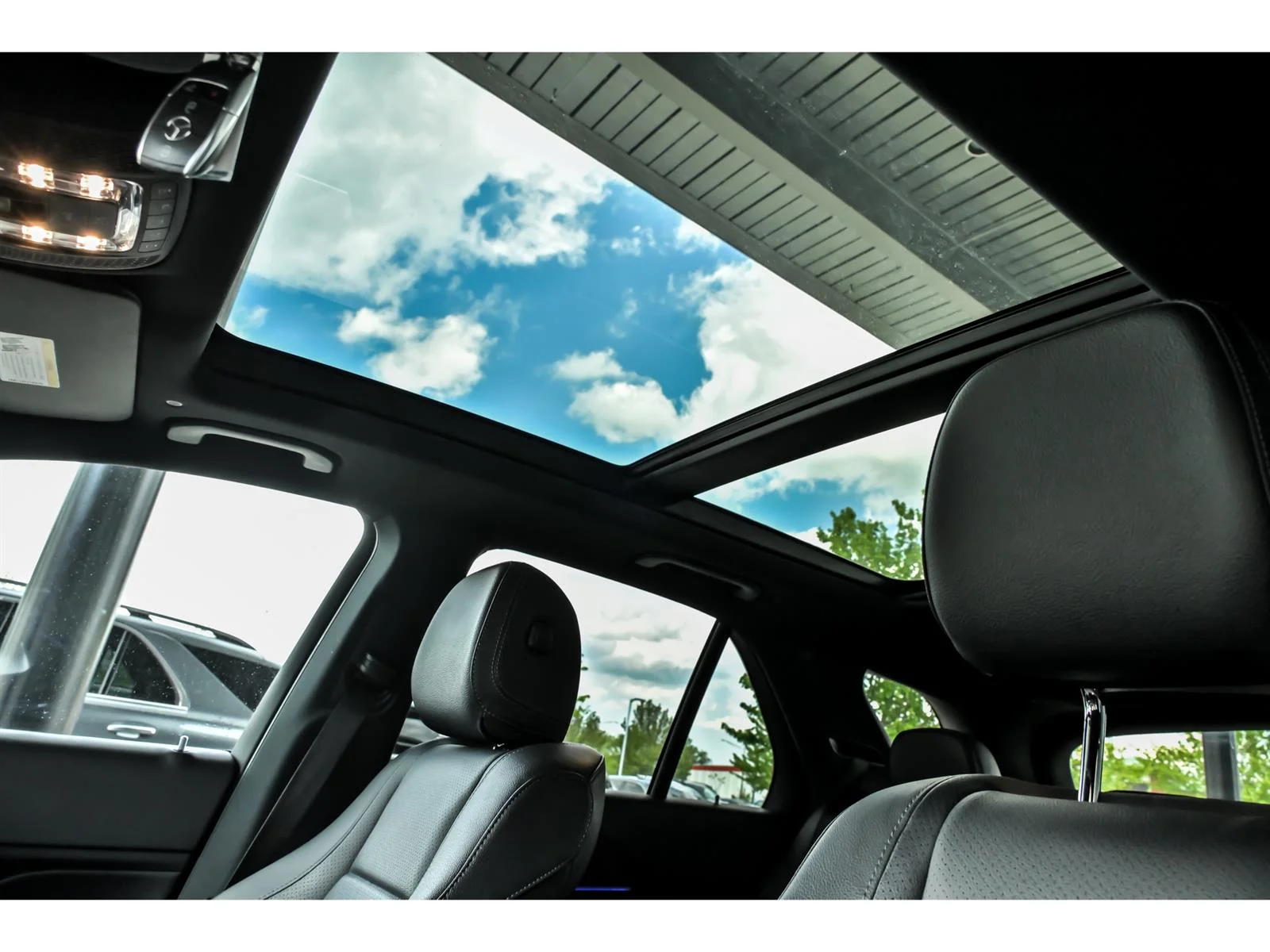 Used 2021 Black Mercedes-Benz GLE 350 4MATIC® image 11
