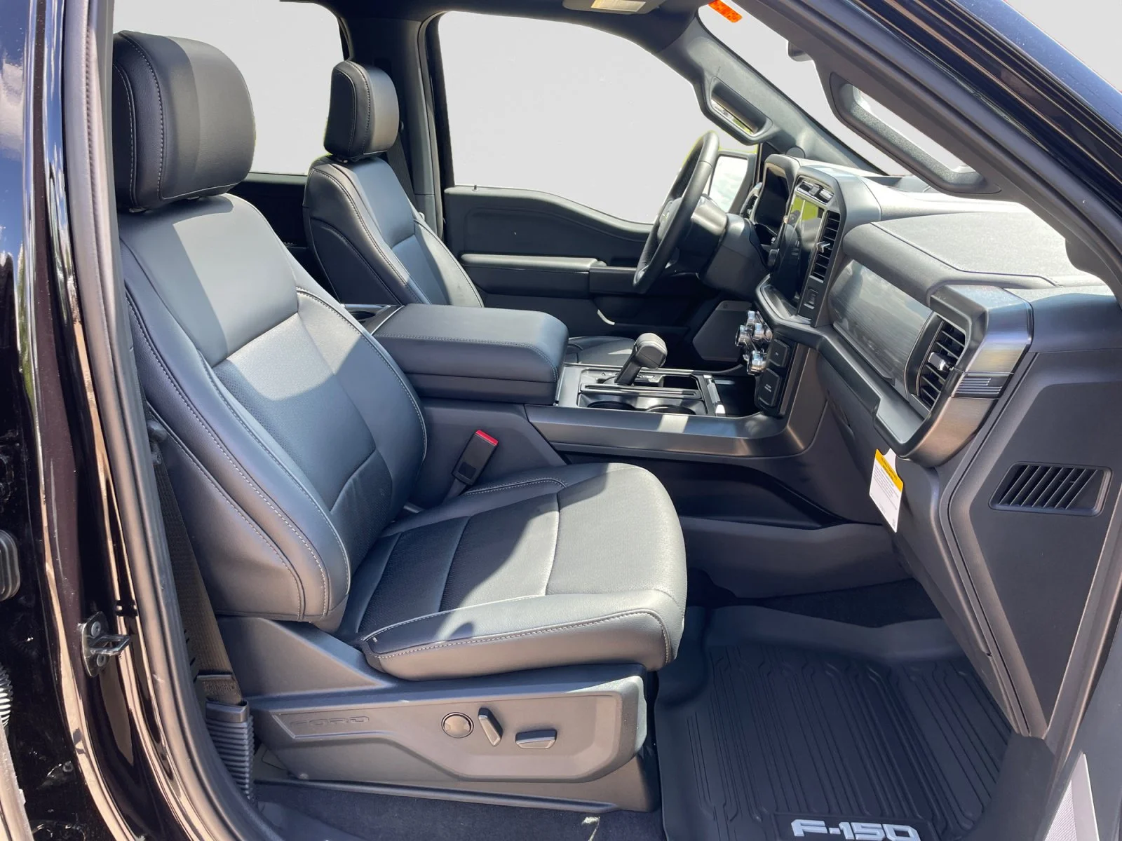 New 2026 Agate Black Metallic Ford Lariat image 12