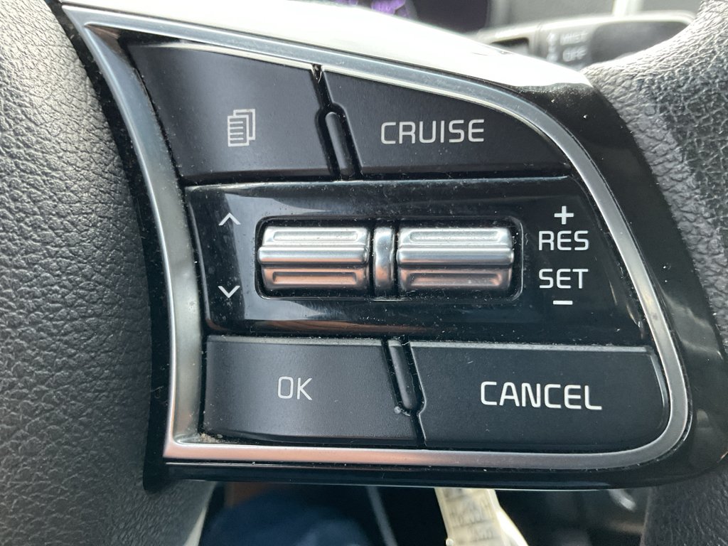 Used 2020 Snow White Pearl Kia LX image 21