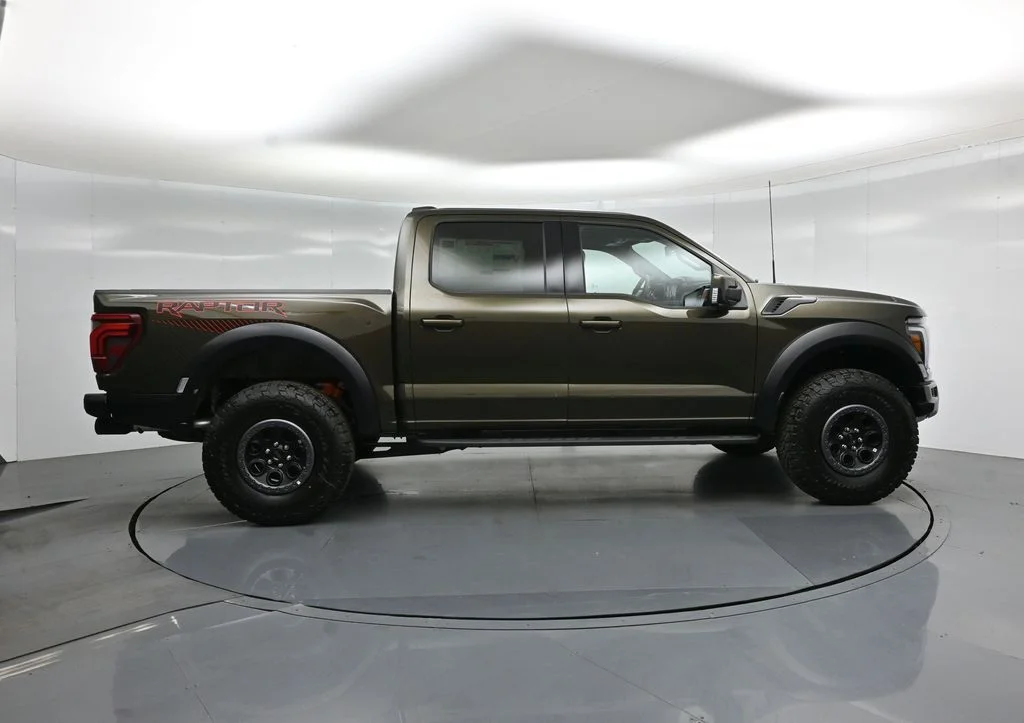 New 2026 Shelter Green Ford Raptor image 28