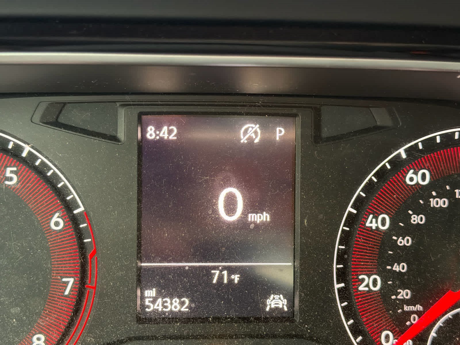 Used 2019 Pyrite Silver Volkswagen SE image 8