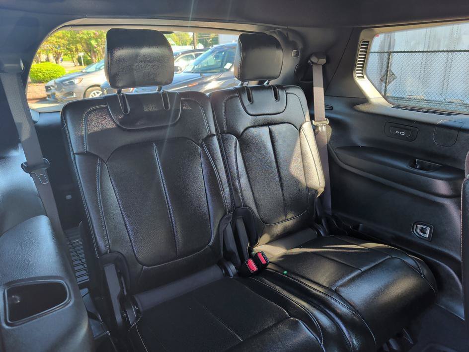 Used 2025 Velvet Red Pearlcoat Jeep Limited image 14