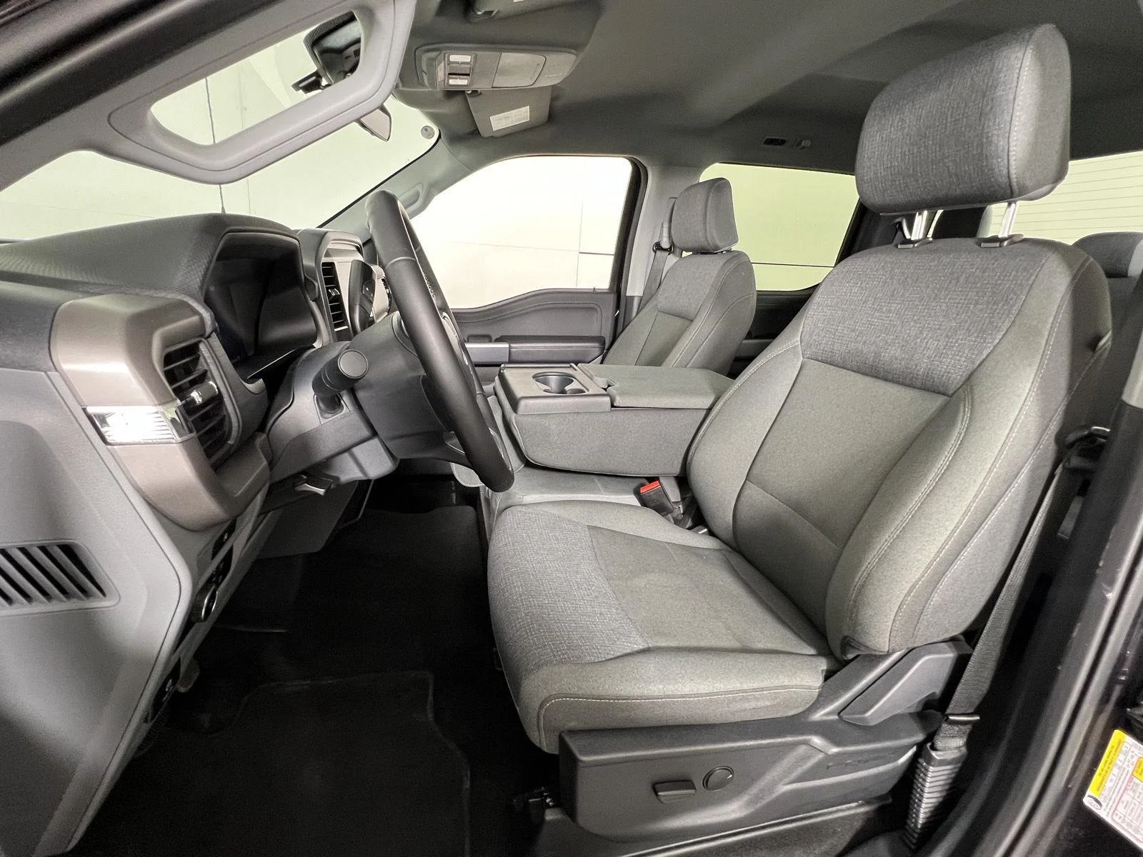 Used 2025 Agate Black Ford XLT image 2
