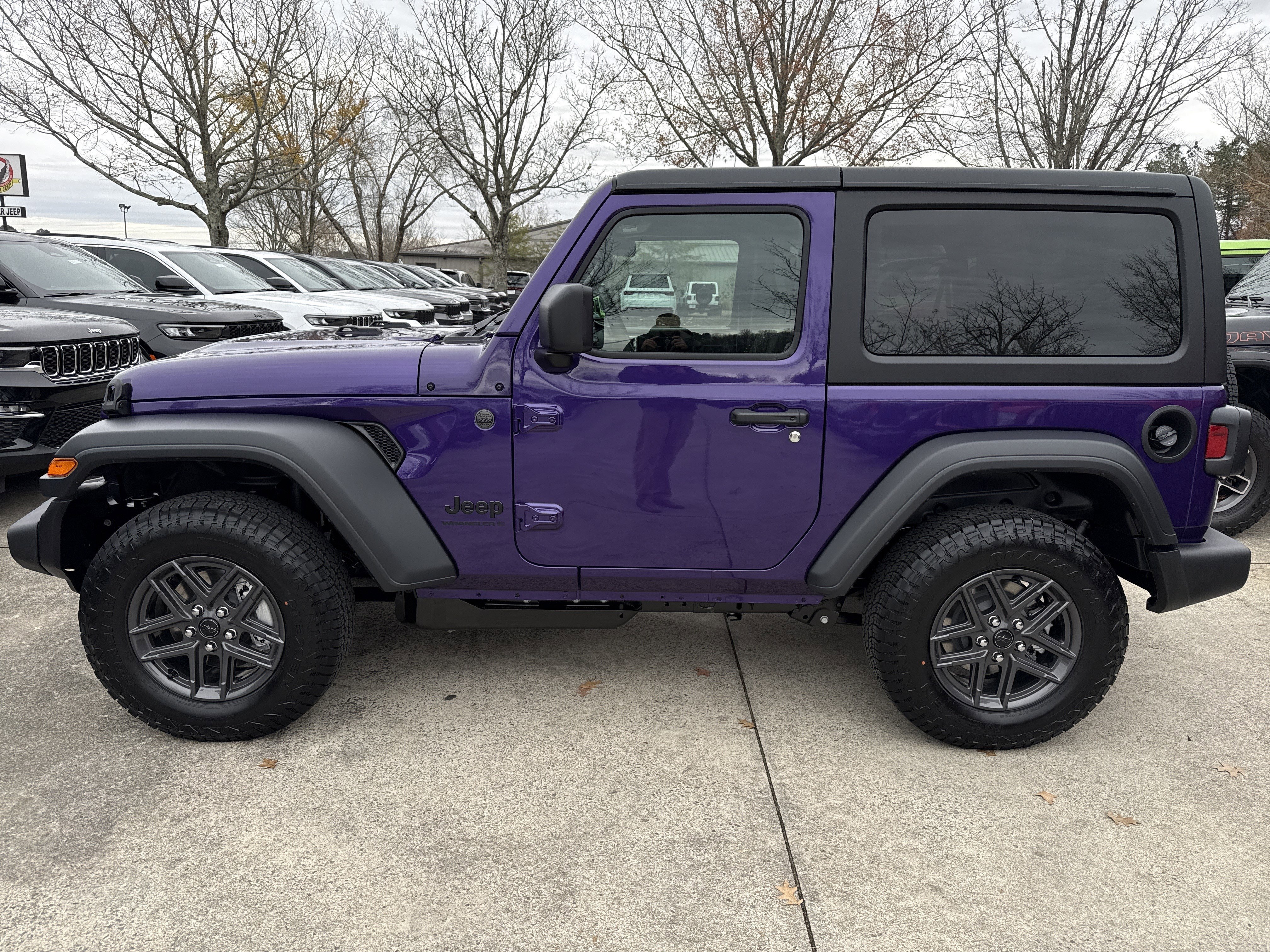 New 2026 Reign Jeep Sport S image 4