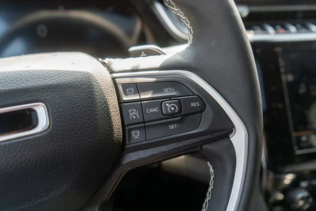Used 2023 Black Jeep Laredo image 25