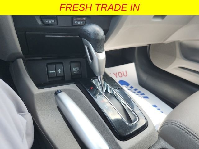 Used 2015 Silver Honda EX-L image 28