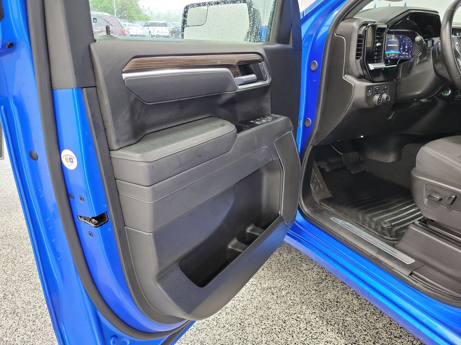 Used 2025 Blue Chevrolet LT image 6
