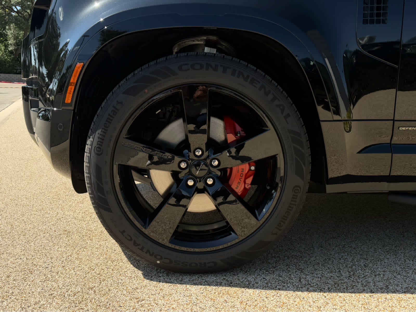 New 2026 Santorini Black Land Rover X image 8
