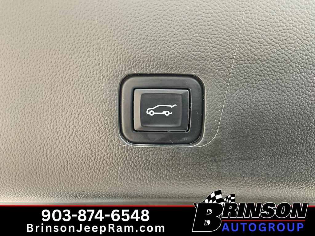 Used 2022 Summit White Chevrolet Premier image 13