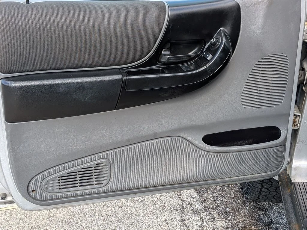 Used 2011 Silver Ford Sport image 12