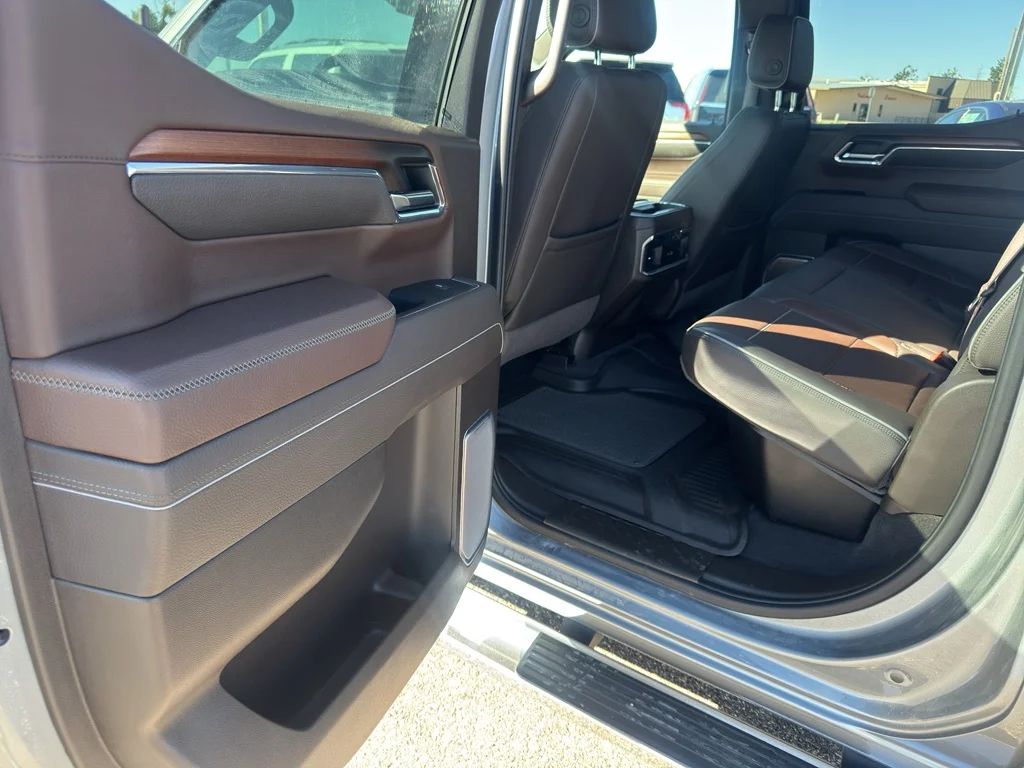 Used 2025 Sterling Metallic GMC Denali image 13