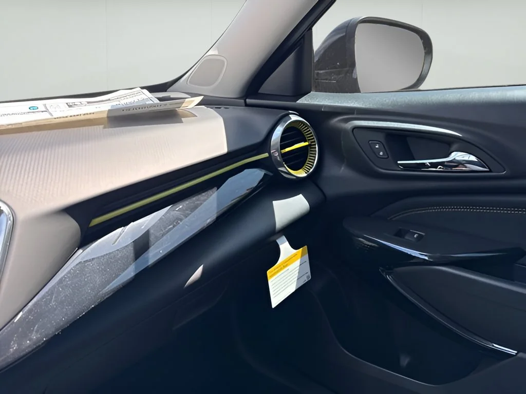 New 2026 Mosaic Black Metallic Chevrolet ACTIV image 22