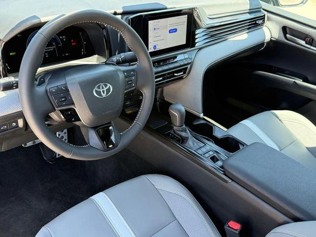 Certified Used 2025 LABRADORITE Toyota SE image 9