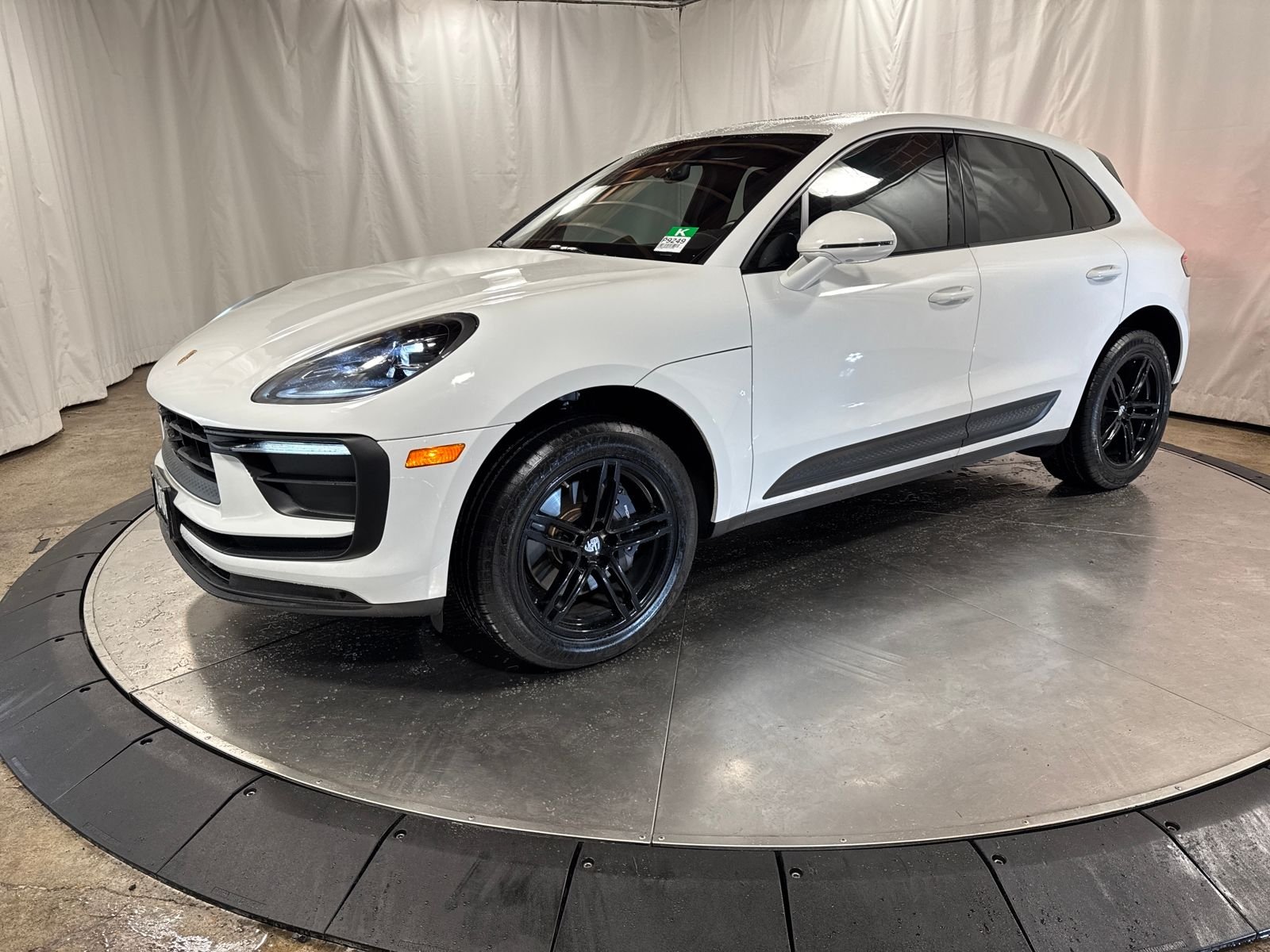 2024 Porsche Macan Base