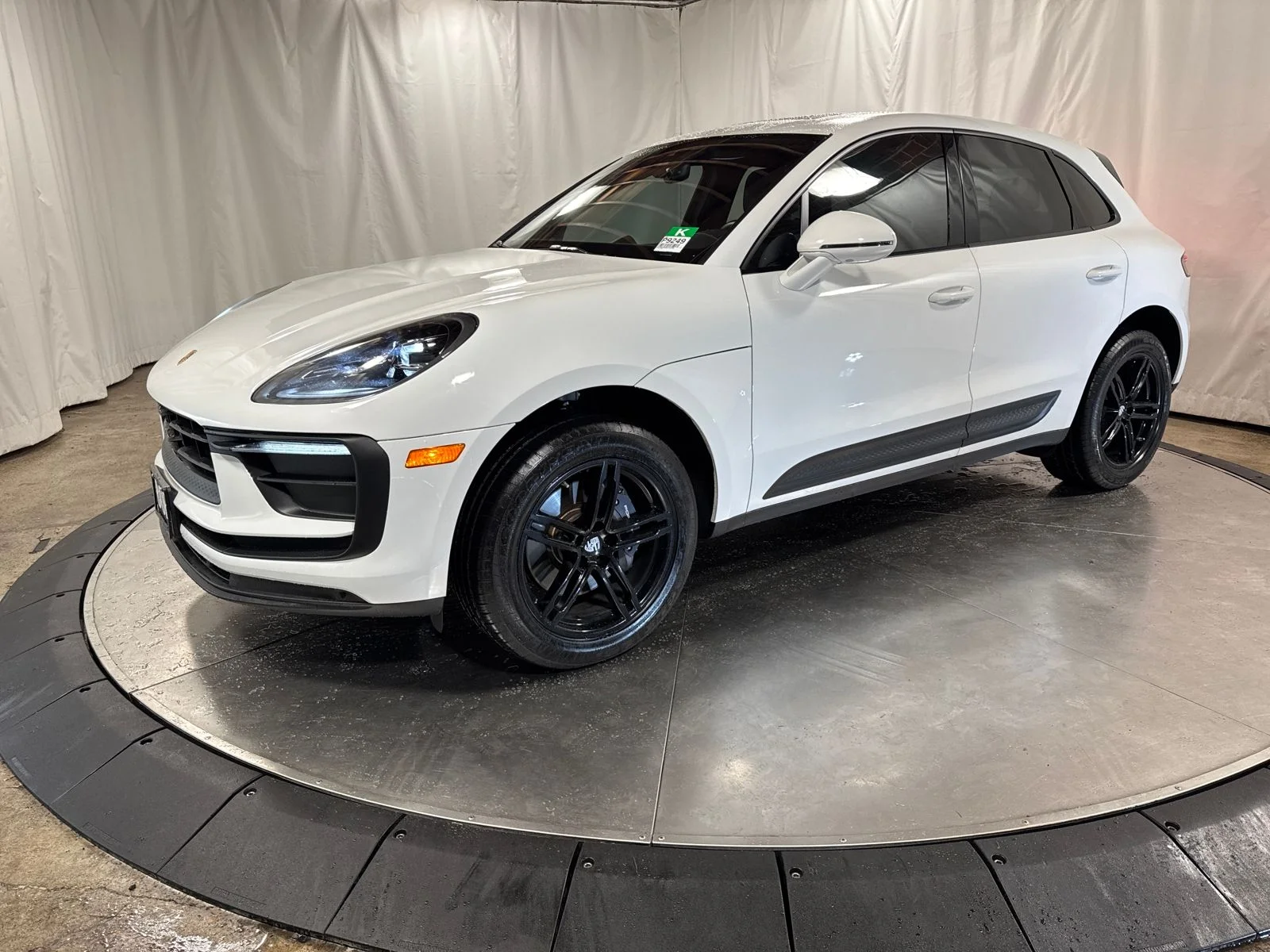 2024 Porsche Macan -'s photo
