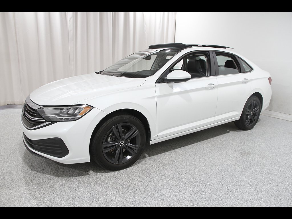 Used 2024 Opal White Pearl Volkswagen SE image 3