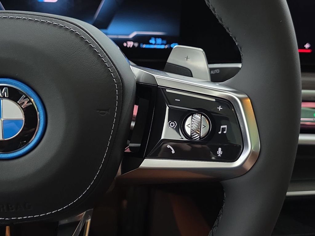 2026 BMW 7 Series 750e - Photo 18