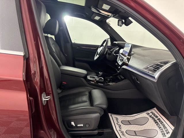 Used 2022  BMW xDrive30i image 14