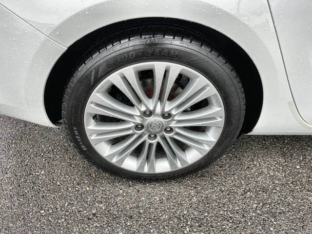 Used 2013 SUMMIT WHITE Buick BASE image 19