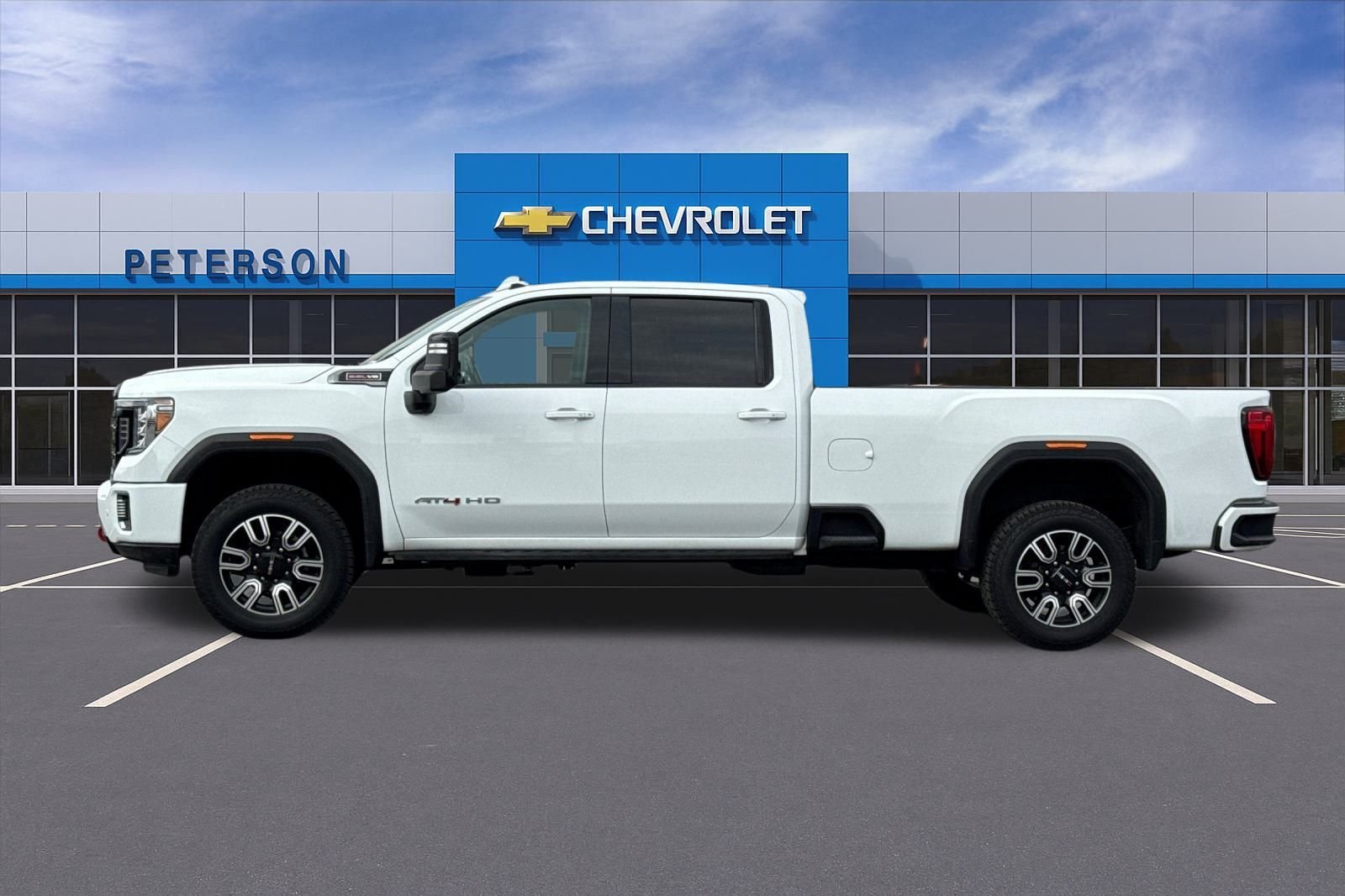 Used 2022 White GMC AT4 image 7