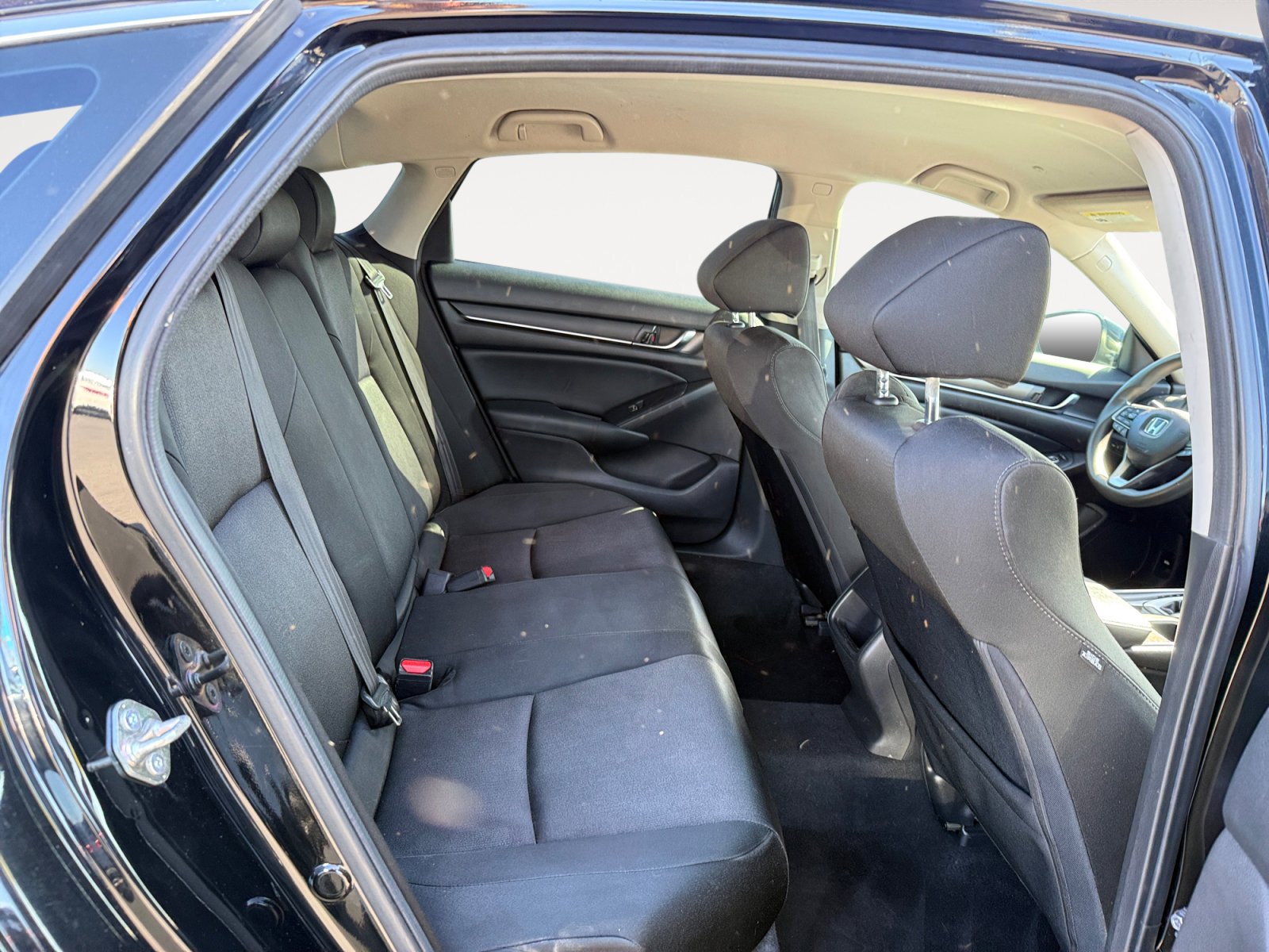 Used 2018 Black Honda LX 1.5T image 18