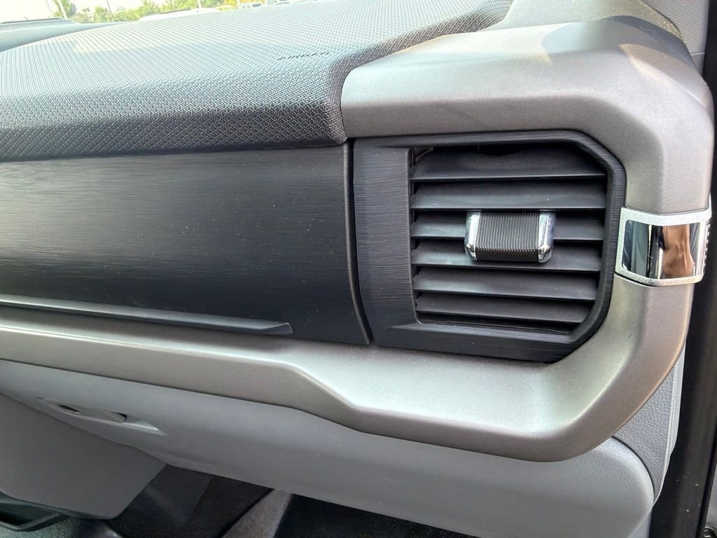 Used 2024  Ford XLT image 17