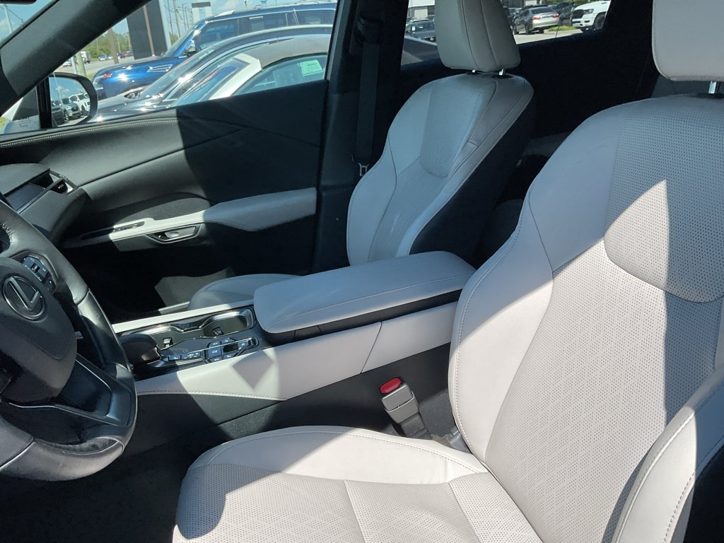 Used 2023 Eminent White Pearl Lexus Premium Plus image 33