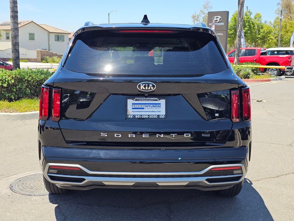 Used 2021 Black Kia S image 4