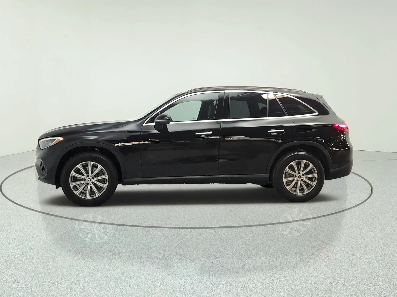 Used 2023 Black Mercedes-Benz GLC 300 SUV image 8