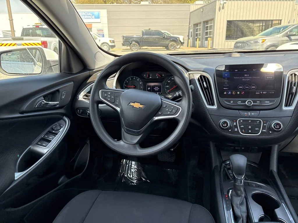 Used 2024 White Chevrolet LT image 9