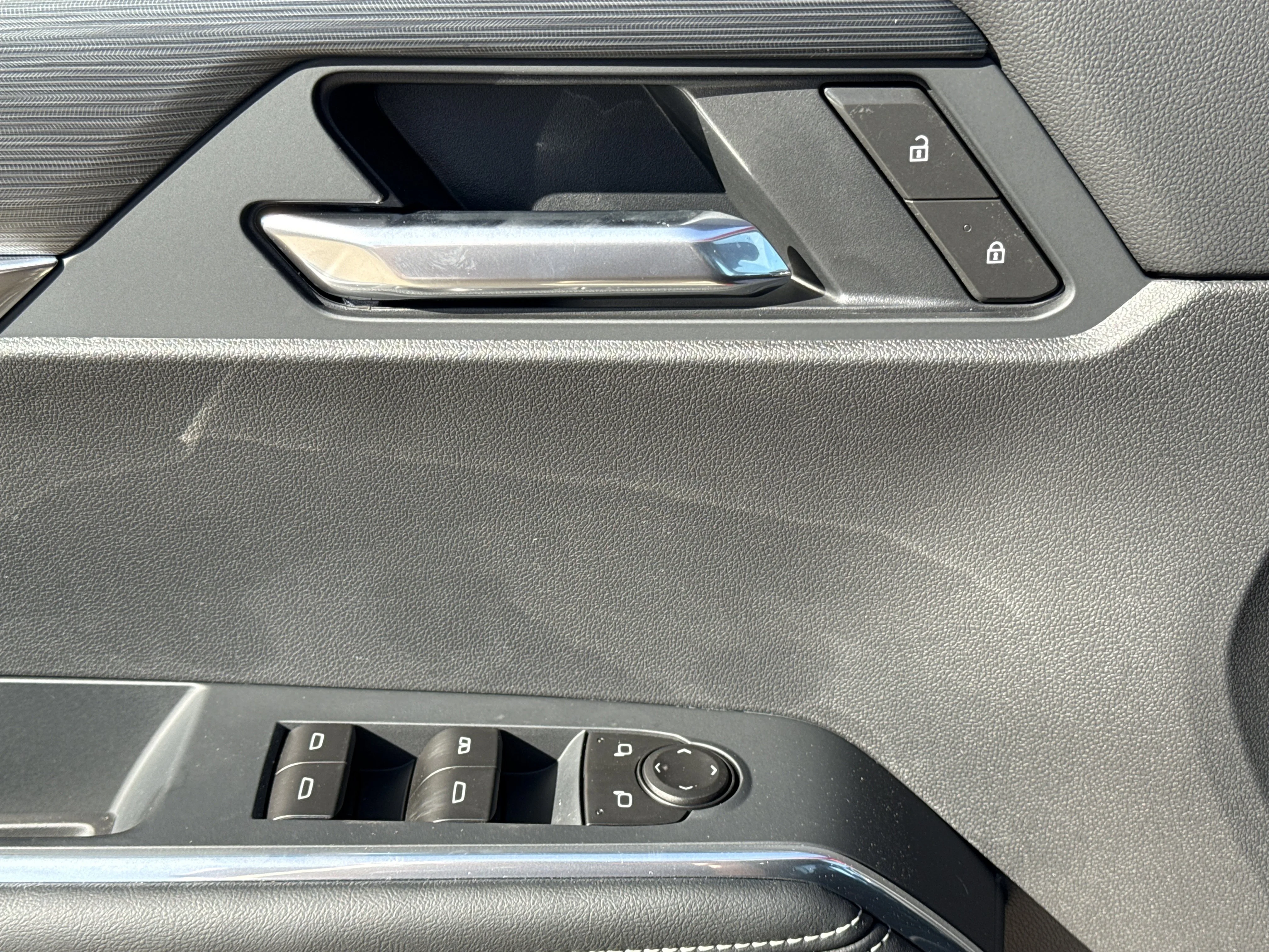 2026 GMC Acadia Elevation - Photo 17