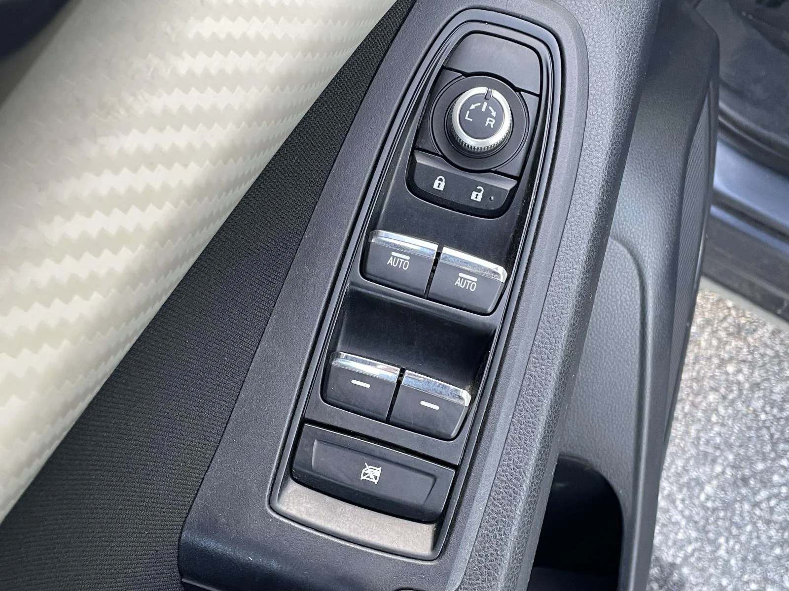Used 2020 Magnetite Gray Metallic Subaru Premium image 7