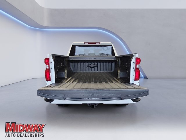 New 2026 Summit White Chevrolet RST image 4