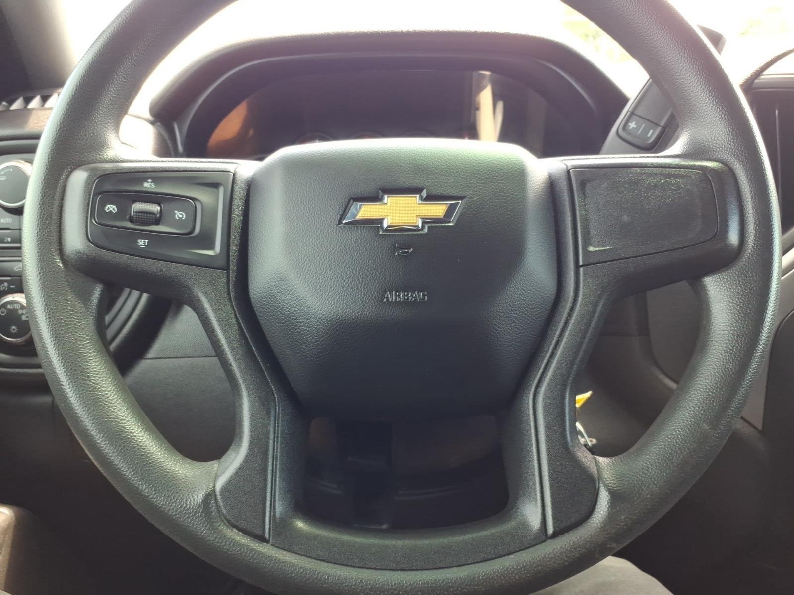 Used 2021 Silver Ice Metallic Chevrolet Custom image 26