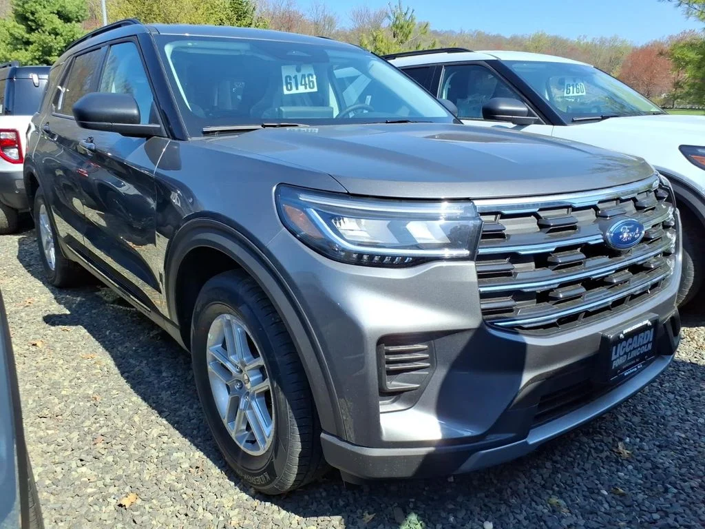 2026 Ford Explorer Active 4WD's photo