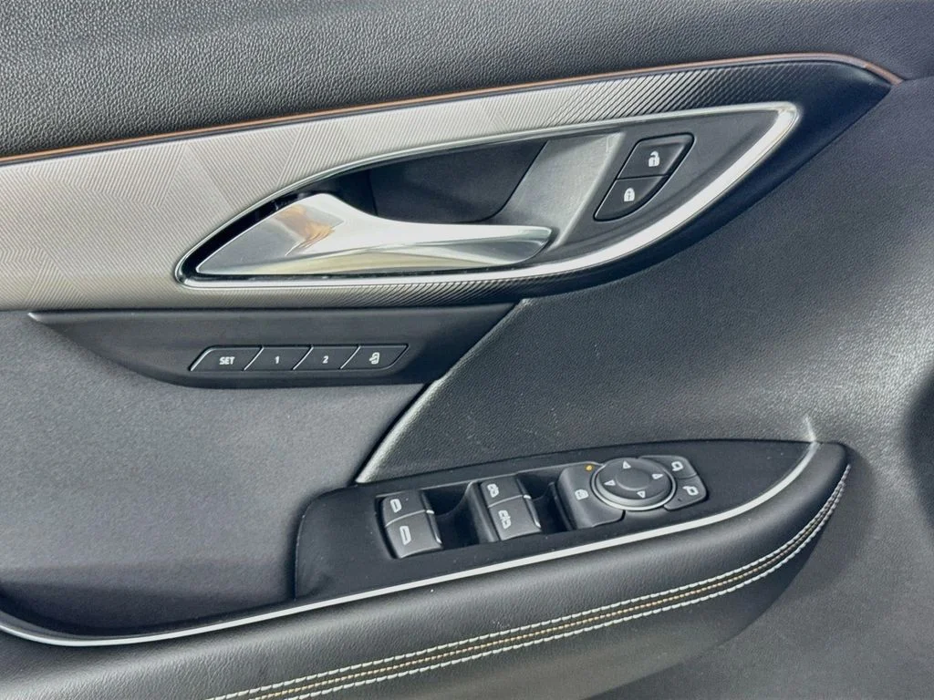 Used 2025 Summit White Buick Sport Touring image 22