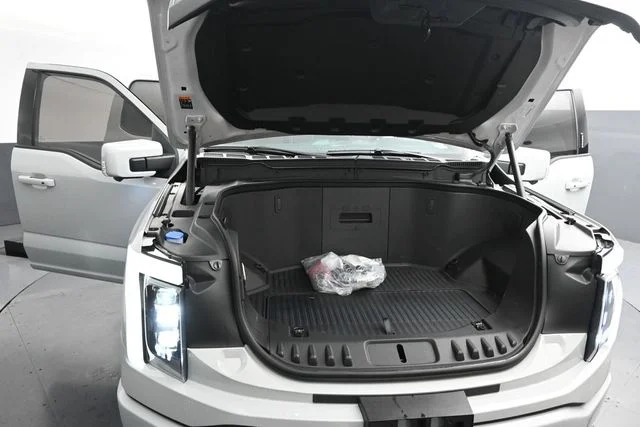 Used 2024 White Ford Lariat image 31