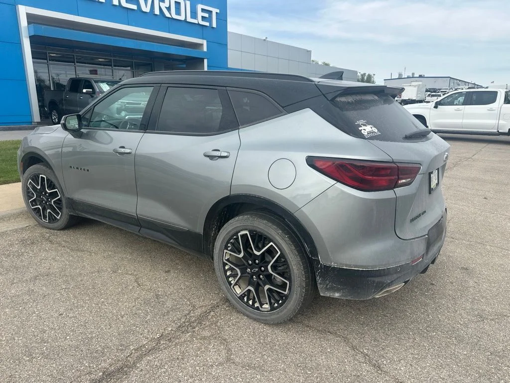 Used 2023 Gray Chevrolet RS image 4