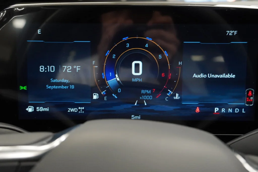 New 2027 Summit White Chevrolet LT image 14