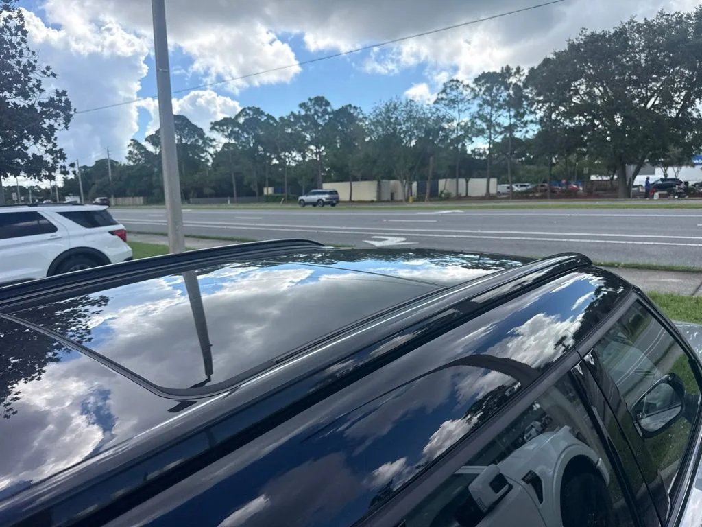 Used 2025 Silver MINI Signature Plus image 13