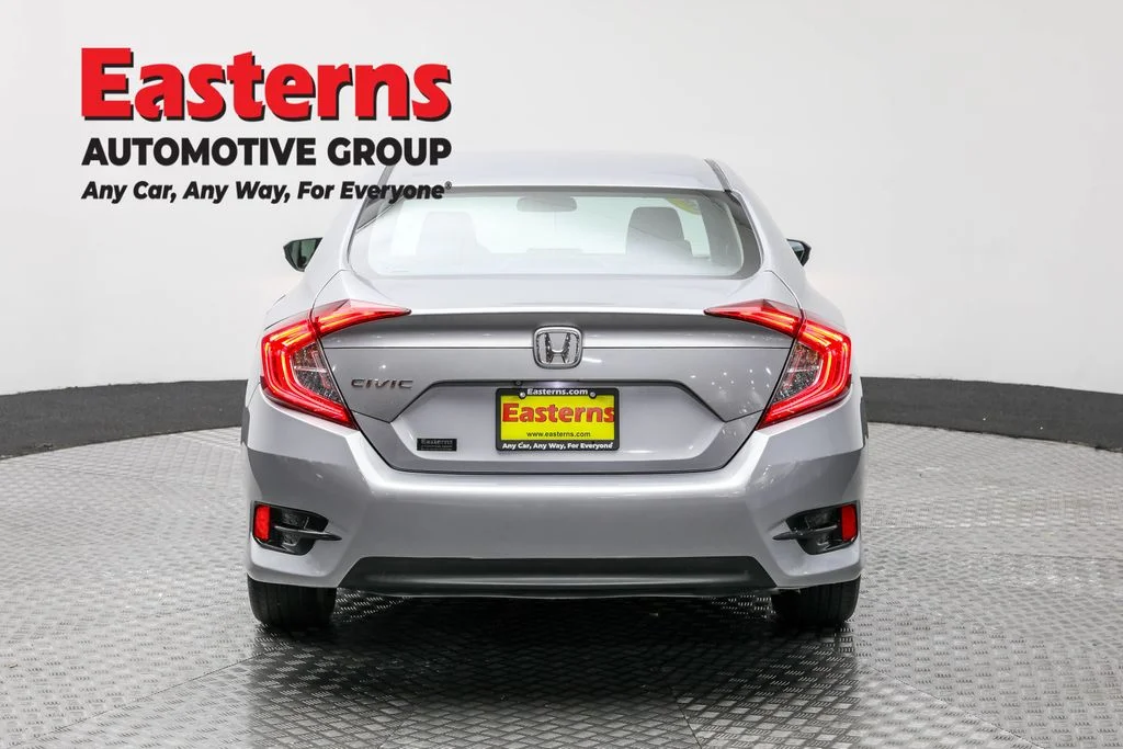 Used 2018 Silver Honda LX image 6