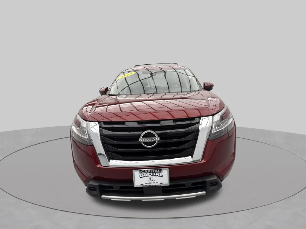 Used 2023 Scarlet Nissan SL image 2