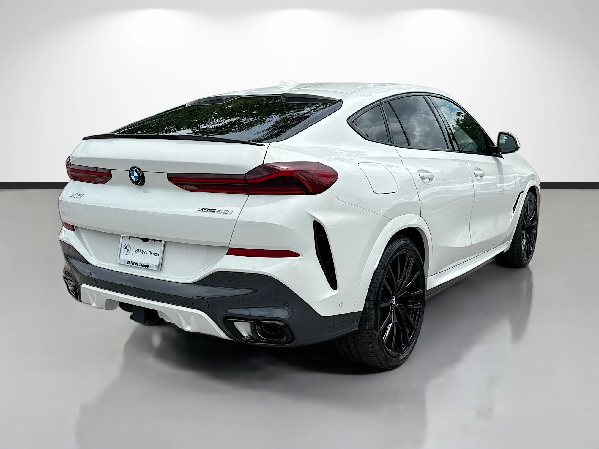 New 2027 Alpine White BMW xDrive40i image 3