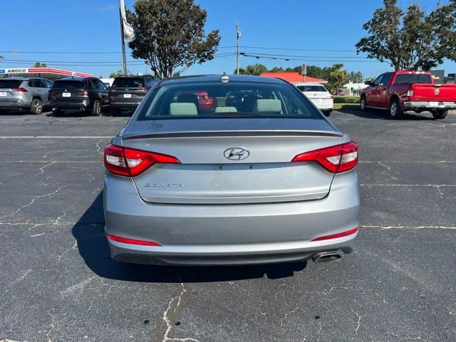 Used 2017 Gray Hyundai Base image 32