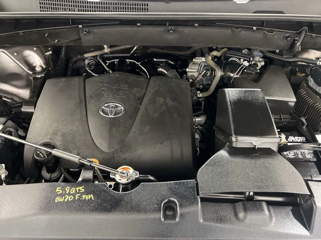 Used 2019 Gray Toyota XLE image 23