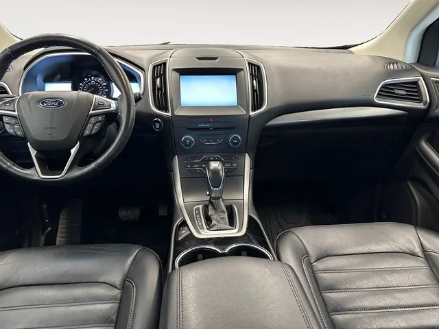 Used 2015  Ford SEL image 10