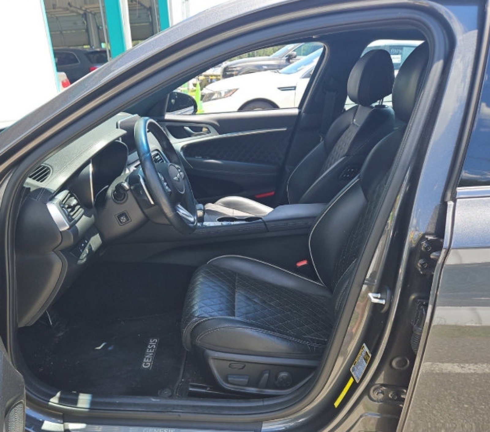 Used 2019 Himalayan Gray Genesis 3.3T Advanced image 8