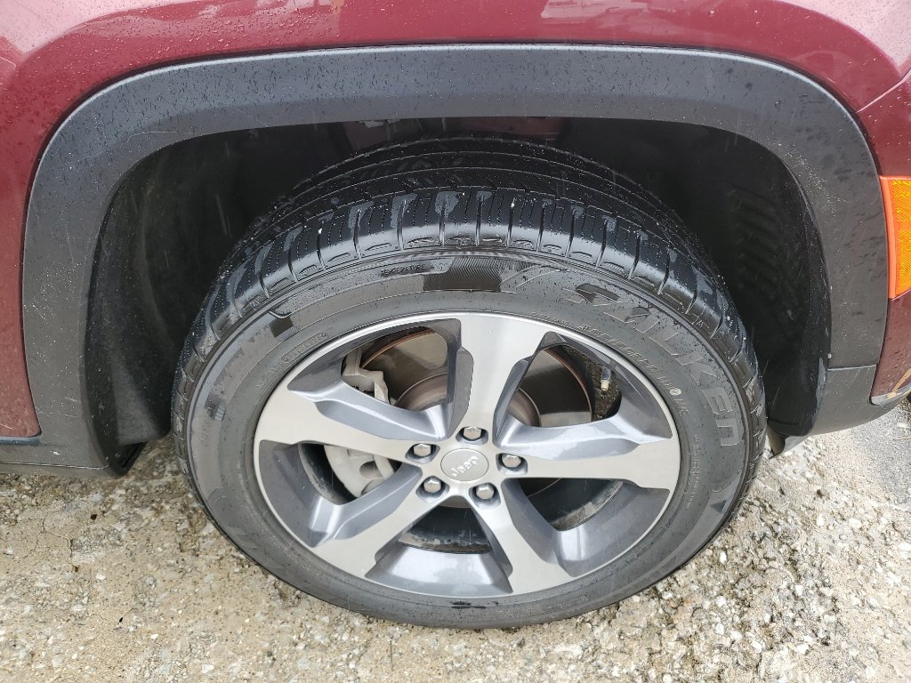 Used 2023 Velvet Red Pearlcoat Jeep Limited image 16