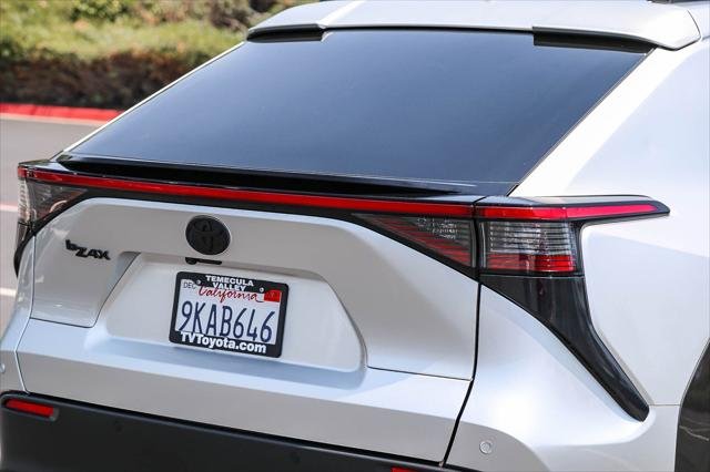 Certified Used 2023 ELEMENTAL SILVER Toyota  image 8